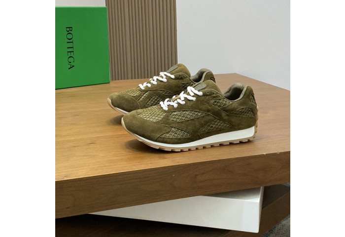 B0tte*a vene*ta orbit sneakers
