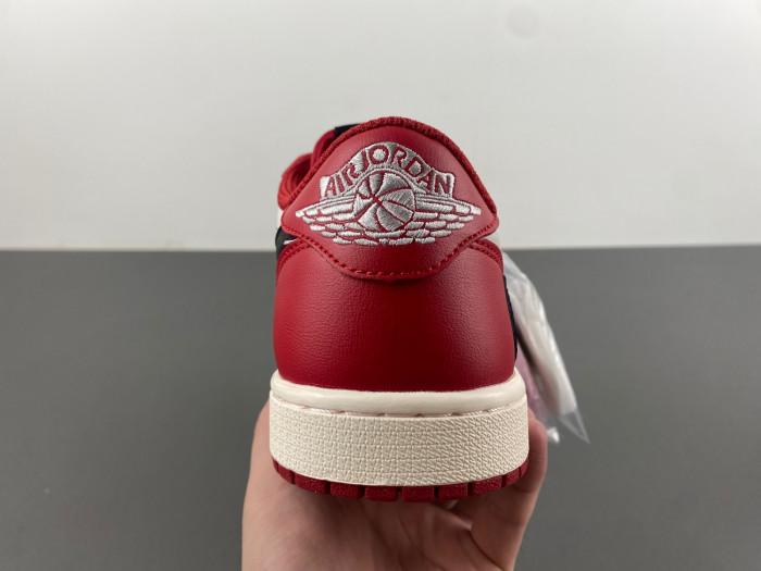 Travis Scott x Air Jordan 1 Low OG DZ4137-700