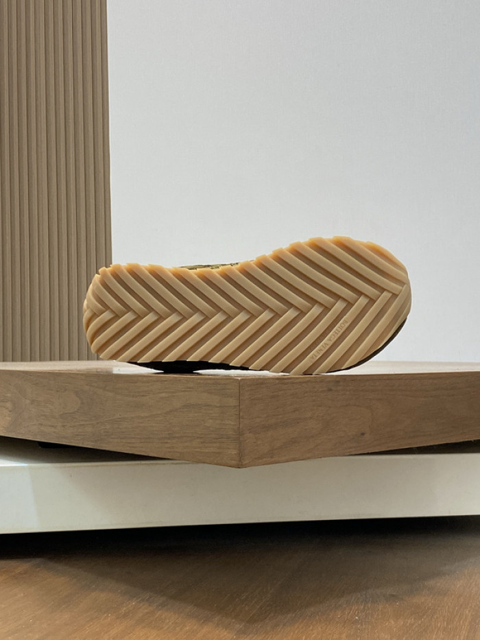 B0tte*a vene*ta orbit sneakers
