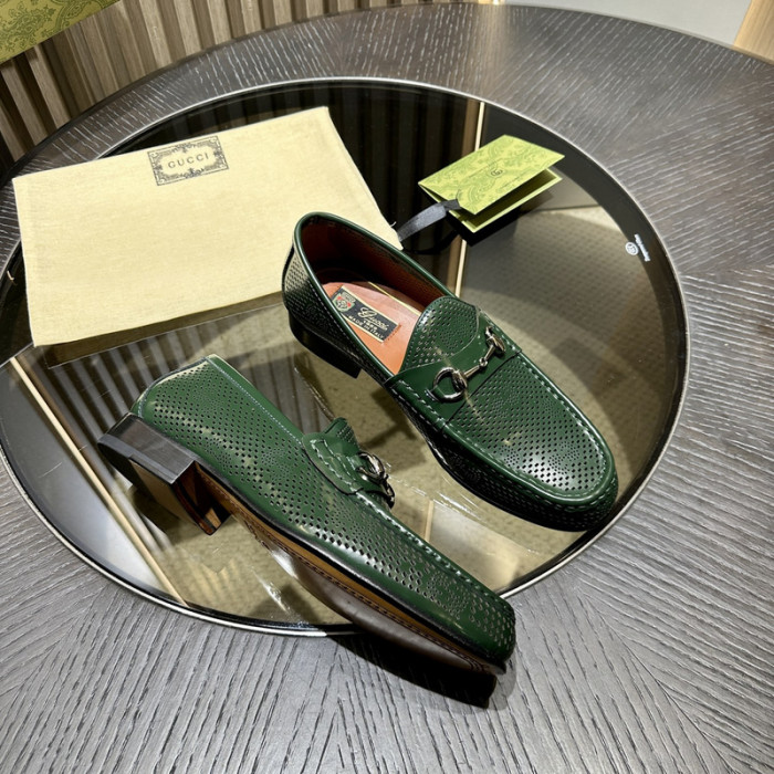 G*u*i loafer