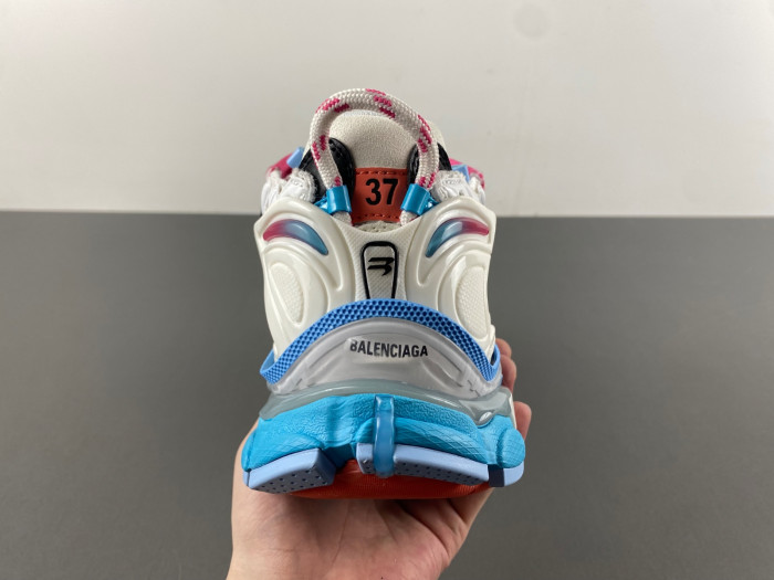 blcg runner sneaker