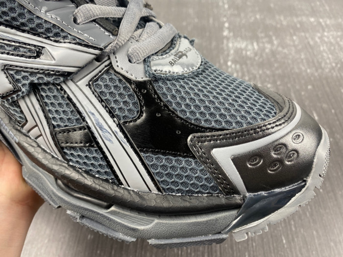 blcg runner sneaker