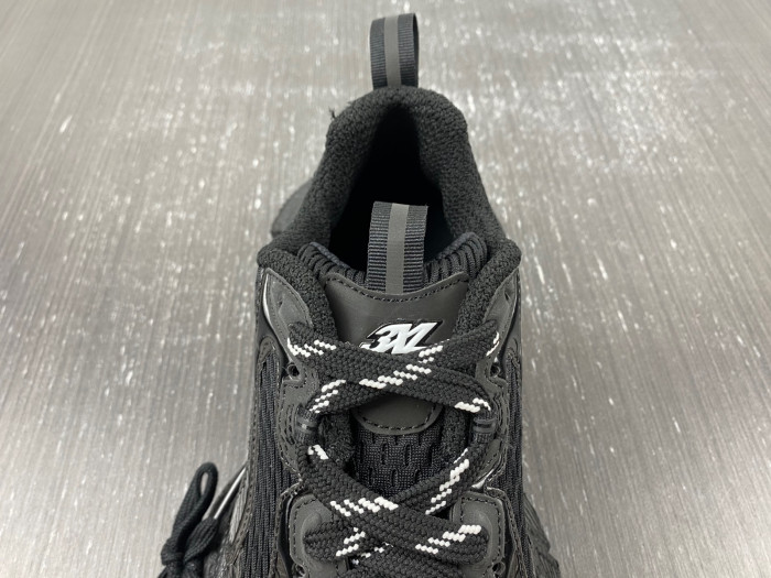 blc* 3xl sneaker