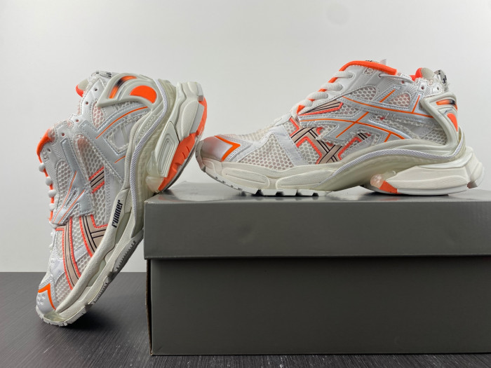 blcg runner sneaker
