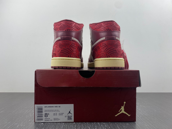 Air Jordan 1 Mid SE Wmns 