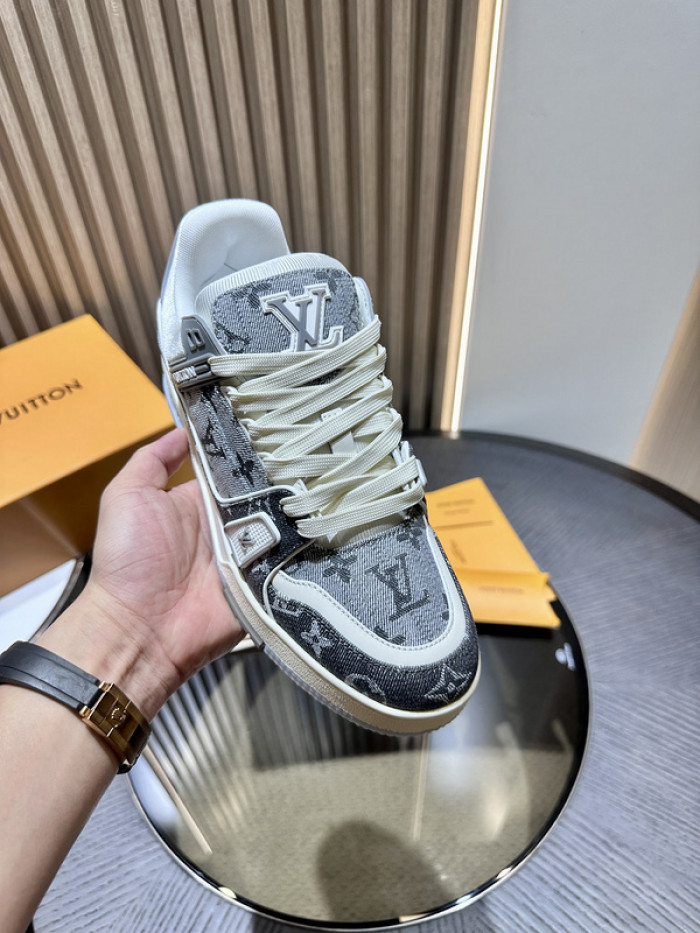 LOU1VTON SNEAKER