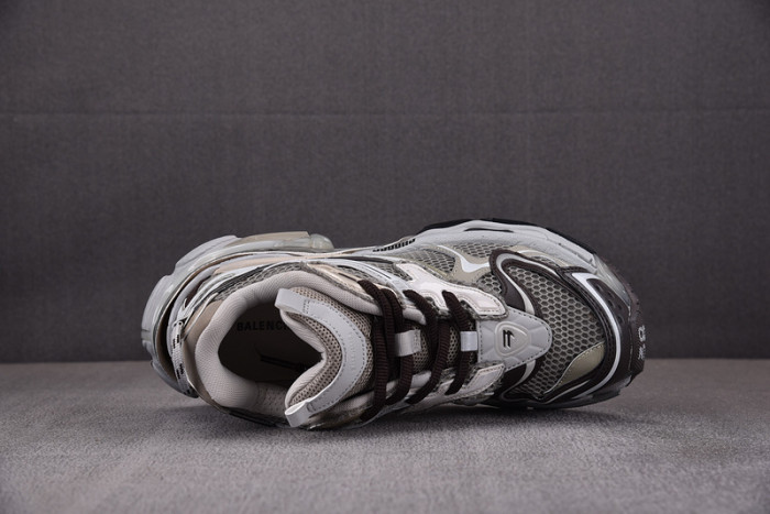 blcg runner sneaker