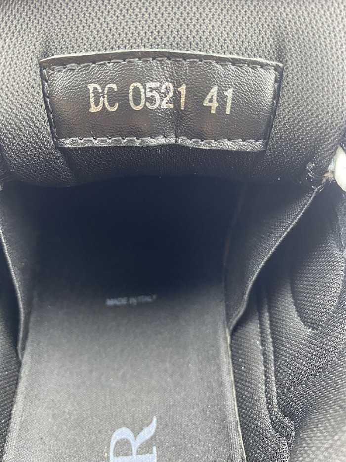 d1or b30 sneaker