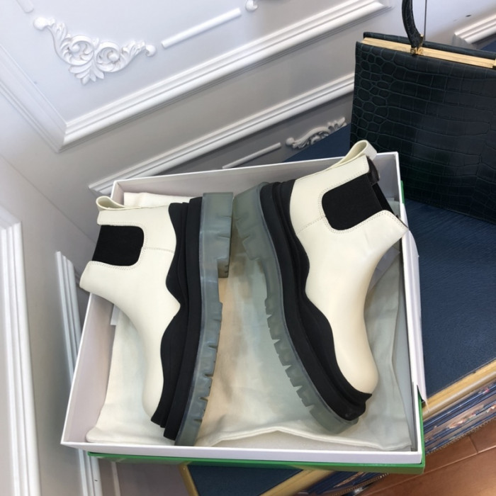 botteg*Ve*ne*ta tire leather ankle boots