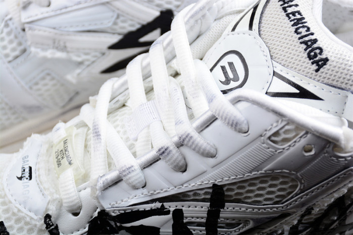 blcg runner sneaker
