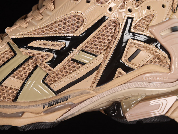 blcg runner sneaker