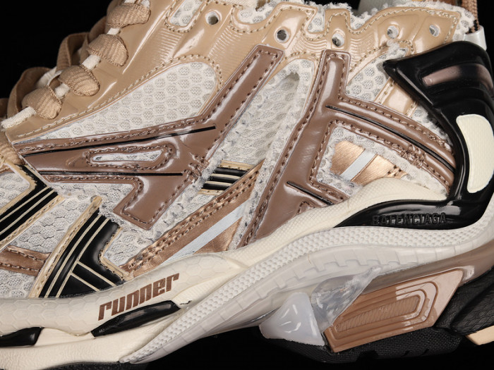 blcg runner sneaker