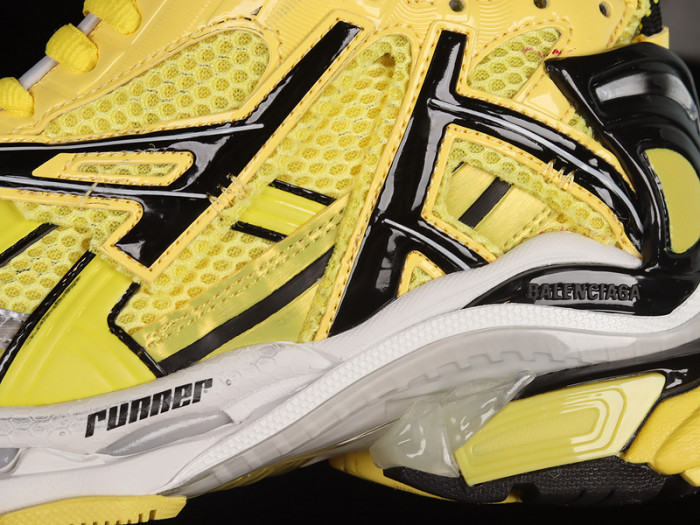 blcg runner sneaker