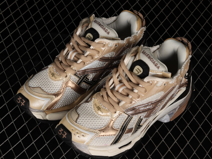 blcg runner sneaker